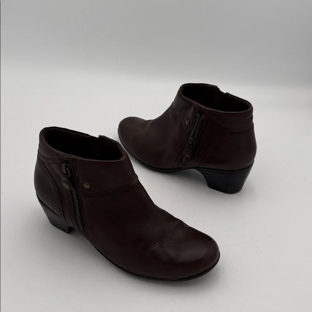 Clarks Elegant Brown Ankle Boots women 9M casual office retro comfort Y2K